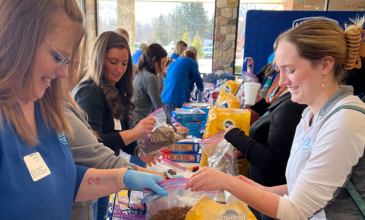 M1 Team packs bags for Pet Pantry